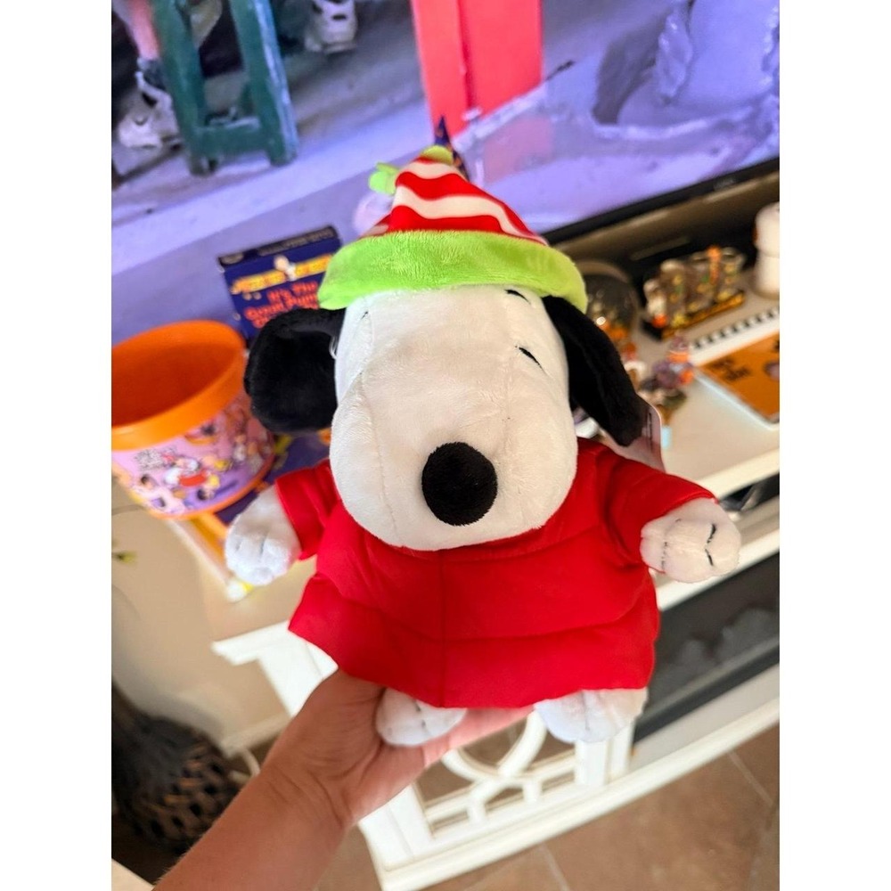 Winter snoopy plush